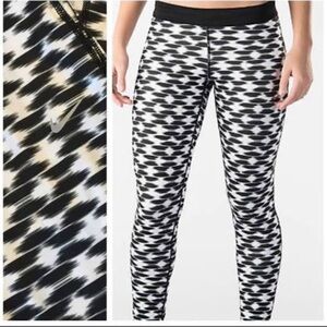 NIKE Run Fast Live Fearless Dri-Fit Leggings XS